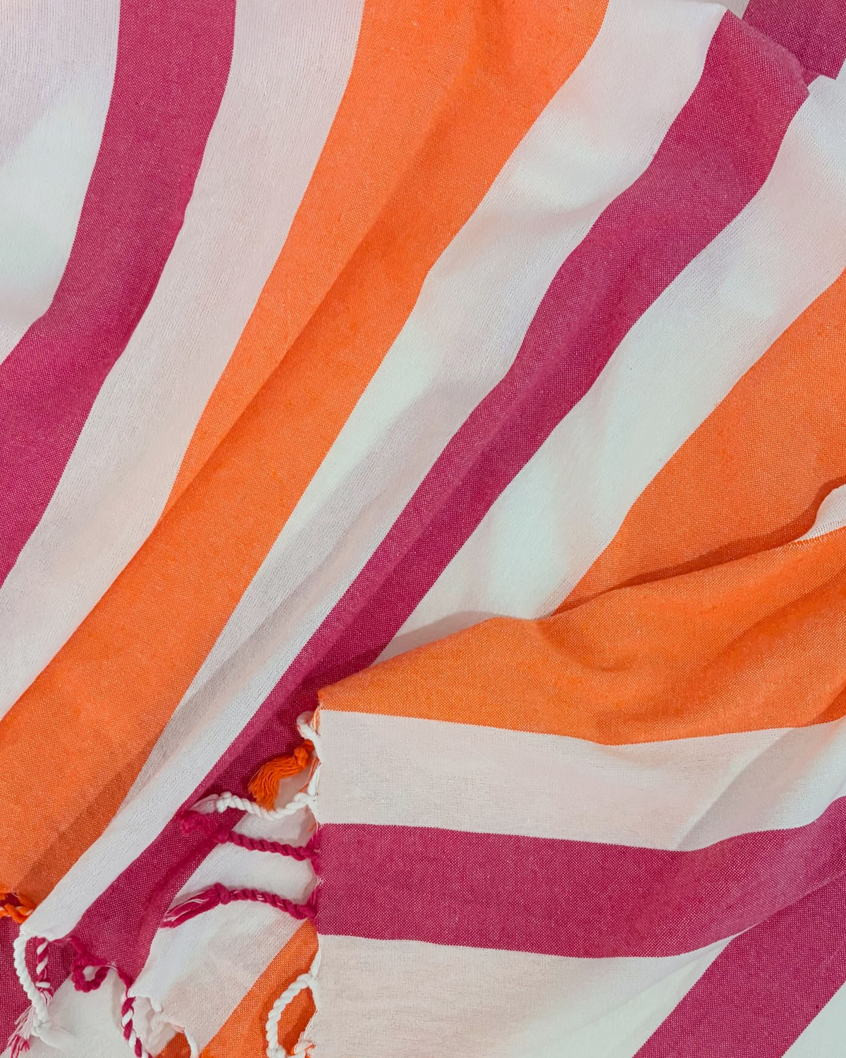 Coral Coast 2-in-1 omvormbare handdoek en tas - fuchsia/oranje
