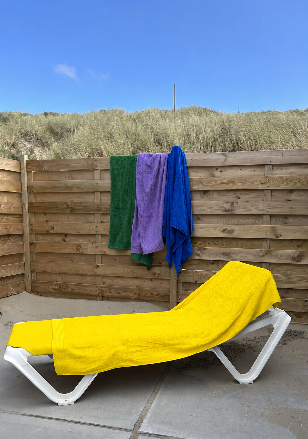 Ockergelbes Strandtuch