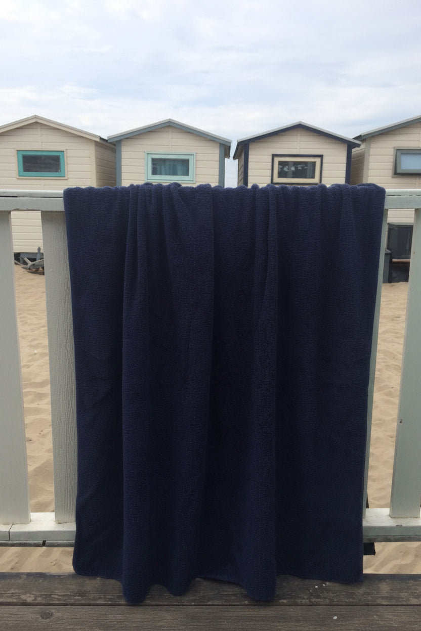 Luxuriöses Strandtuch dunkelblau