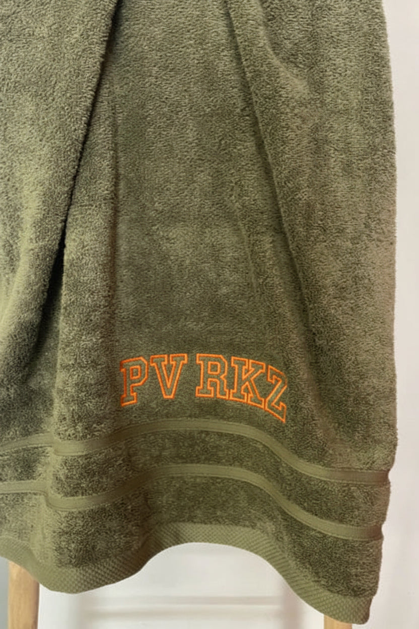 Hotel bath towels with embroidery