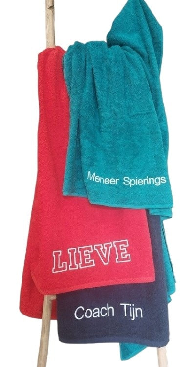 Strandlaken met borduring