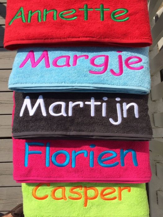 Strandlaken met borduring