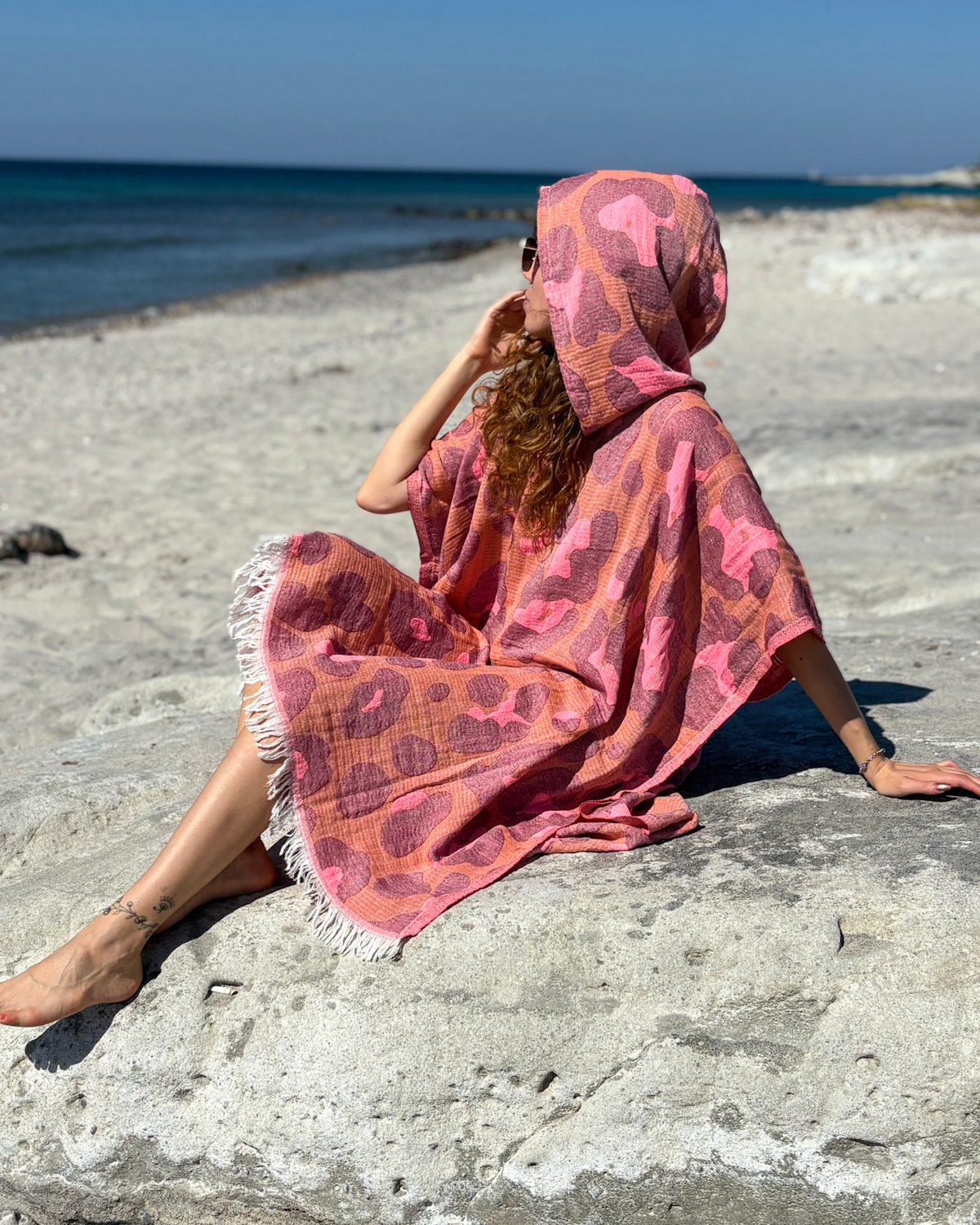 Neon Safari sneldrogende katoenen strandponcho met capuchon - roze