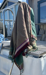 Olivfarbenes Strandtuch