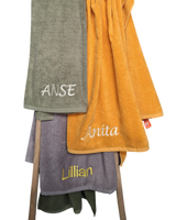 Strandlaken met borduring